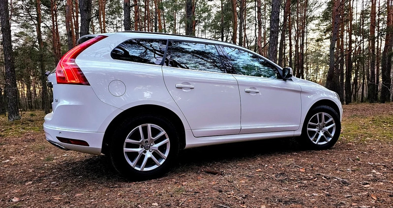 Volvo XC 60 cena 84900 przebieg: 129939, rok produkcji 2016 z Łochów małe 781